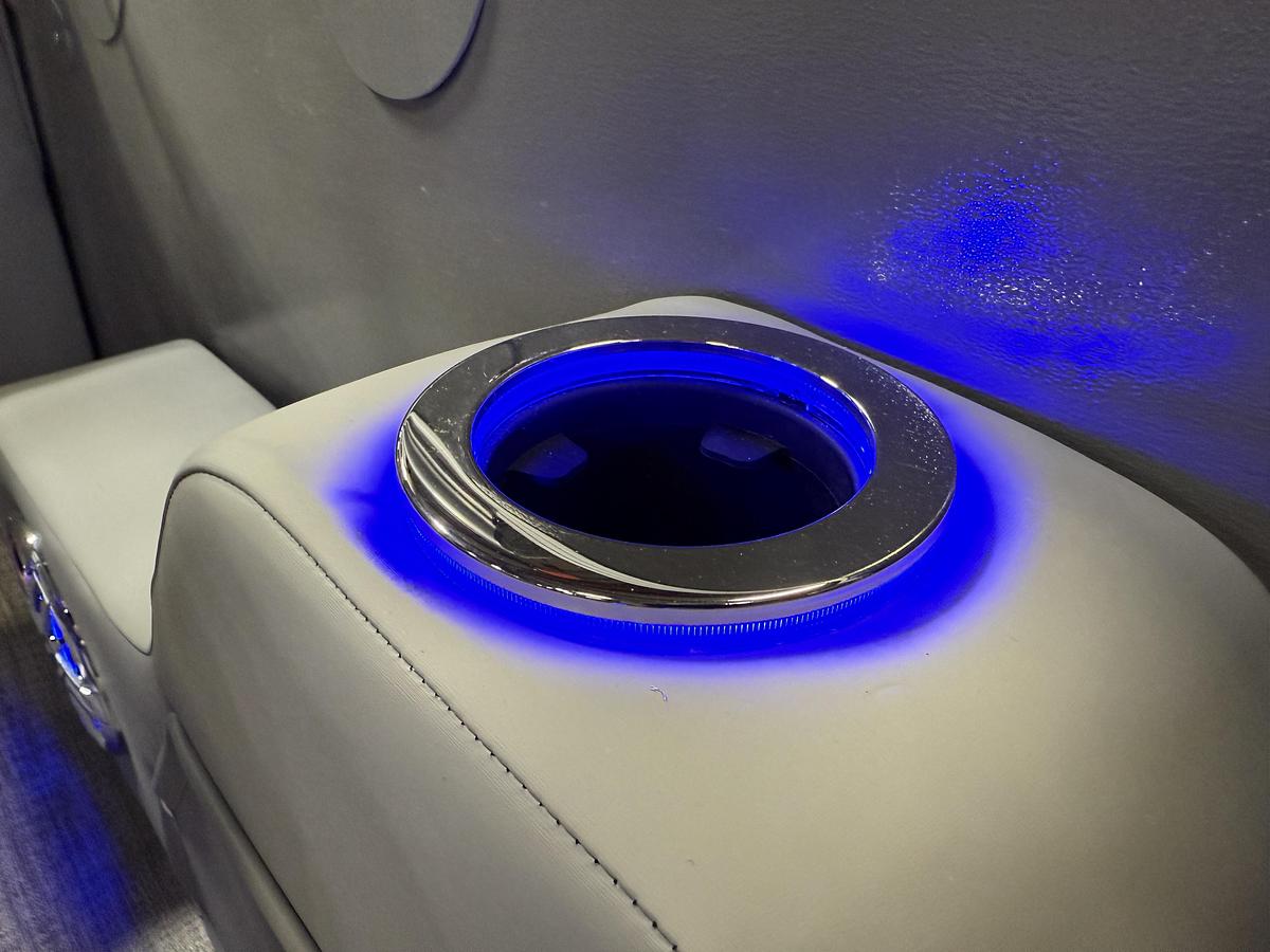 2025 Tahoe Pontoons Cascade 2385 Quad Lounge Tritoon & 225HP 4-Stroke