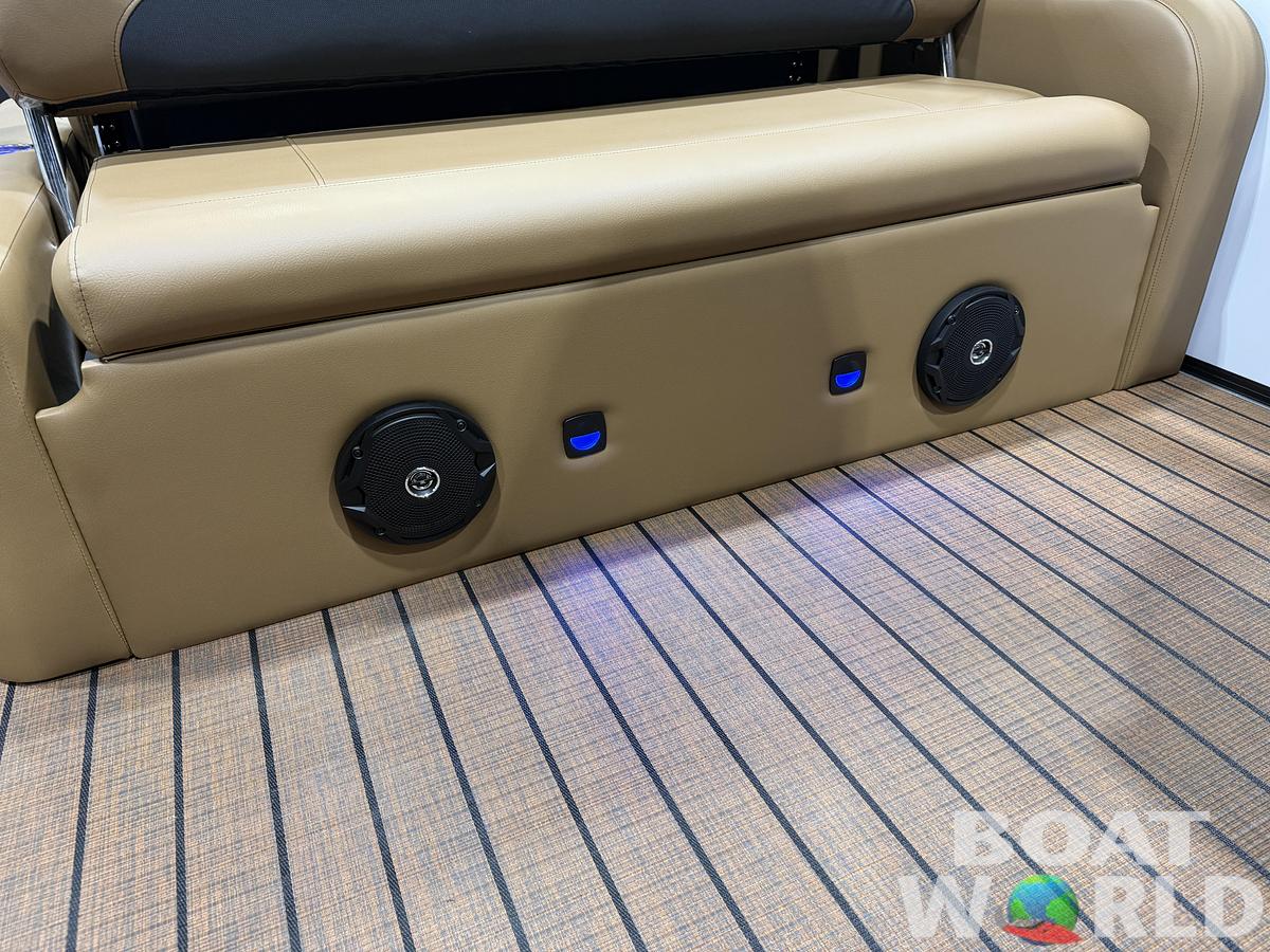 2026 Bentley Pontoons Legacy 220 Swingback