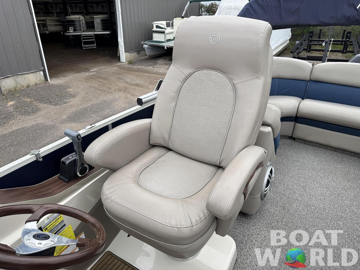 Used 2013 Premier 250 Intrigue Pontoon with 140HP Suzuki Fourstroke EFI