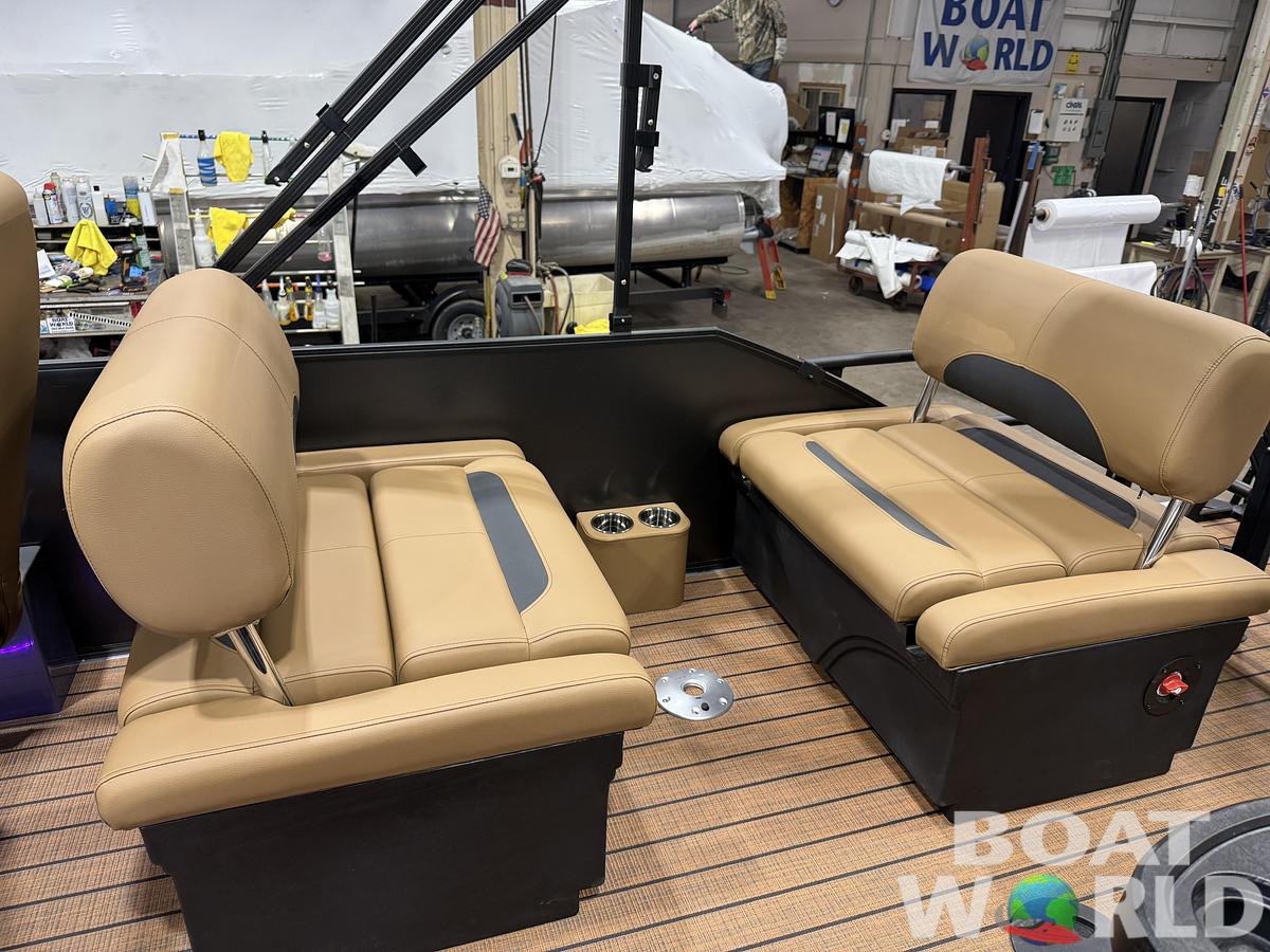 2027 Bentley Legacy 220 QSB Swingback $46995