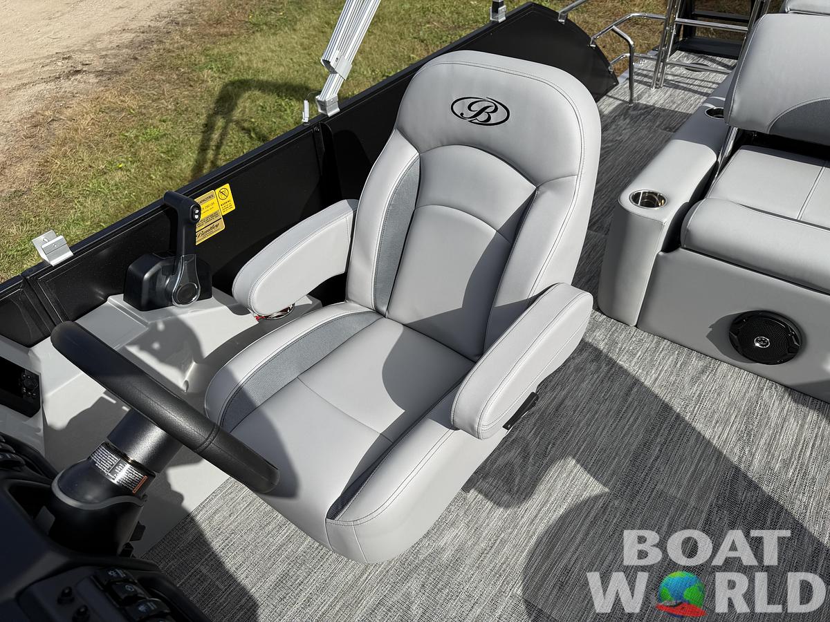 2026 Bentley Pontoons Legacy 220 Swingback 