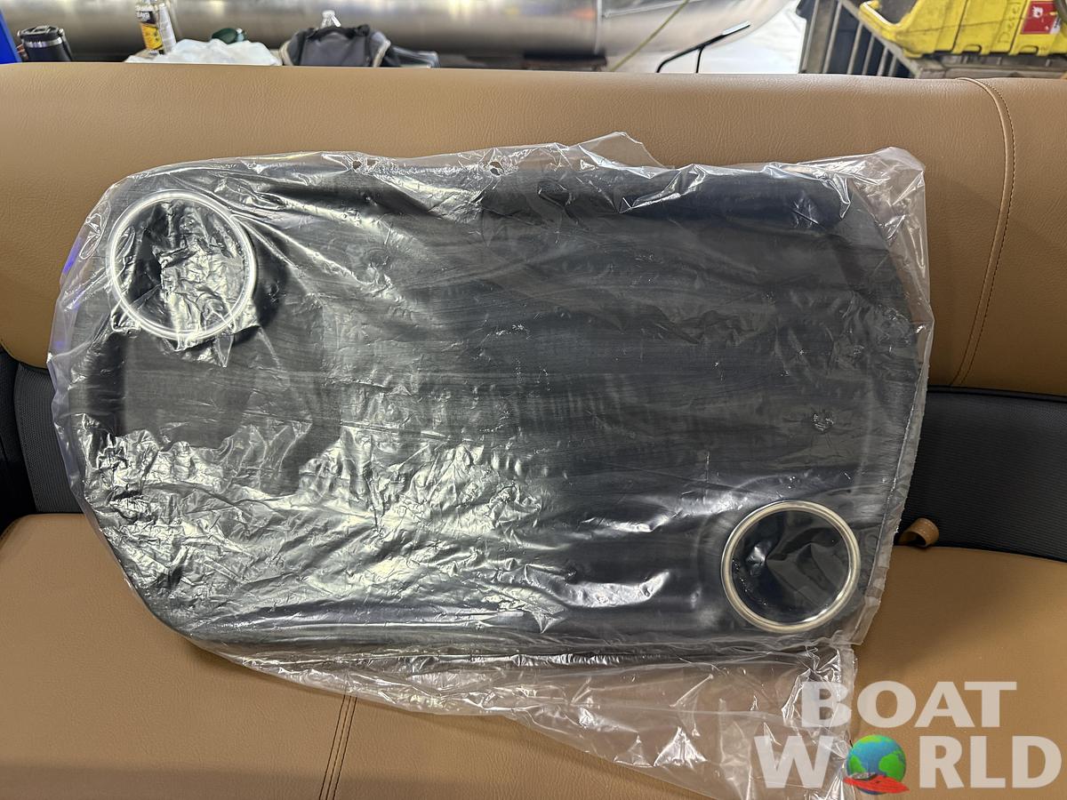 2026 Bentley Pontoons Elite 223 Swingback Tritoon