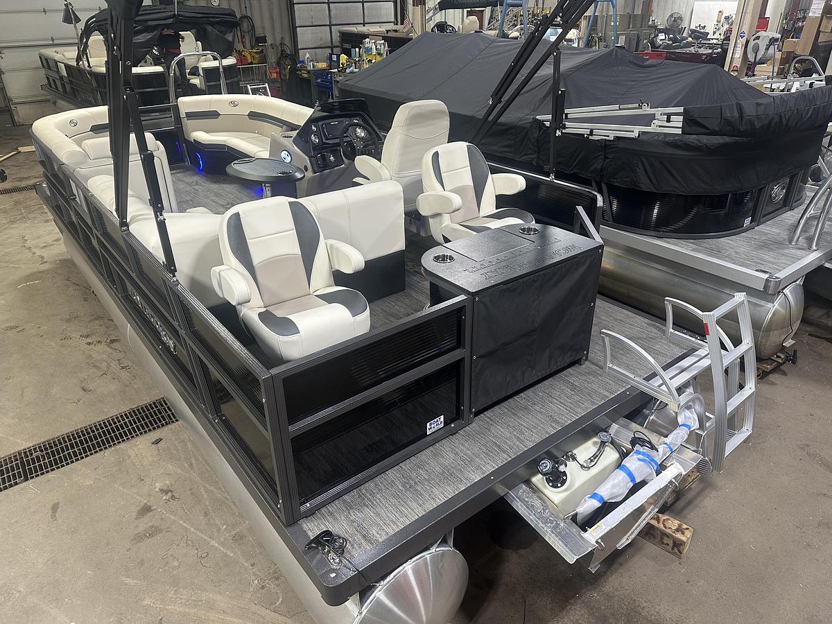 2025 Montego Bay 8522 Fish & Cruise Deluxe Pontoon & Honda 4-Stroke EFI
