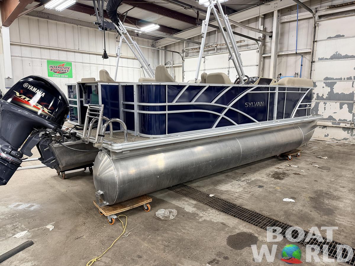 Used 2022 Sylvan  Mirage 820 Fish & Cruise