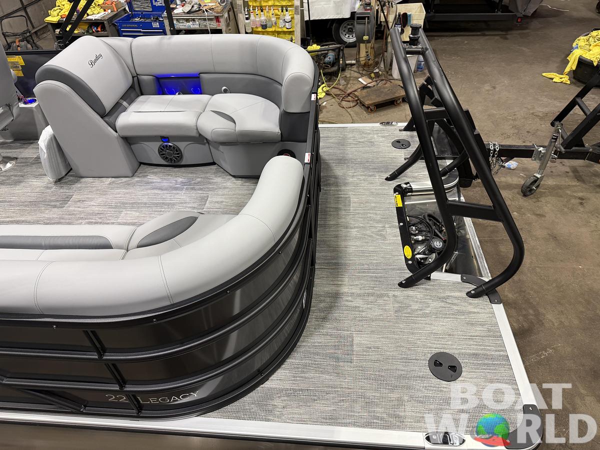 2027 Bentley Legacy 220 Navigator Quad Lounge Pontoon $41995