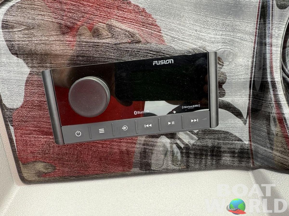 2025 Tahoe Pontoons LTZ 2385 Quad Lounge Shift Flip & Honda 4-Stroke EFI