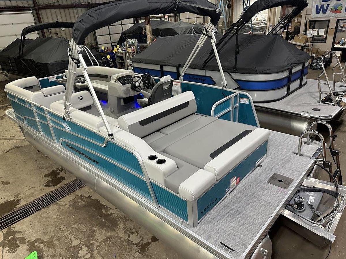 2025 Princecraft Vectra 23 RL Swingback Lounge Pontoon & Mercury 4-Stroke EFI