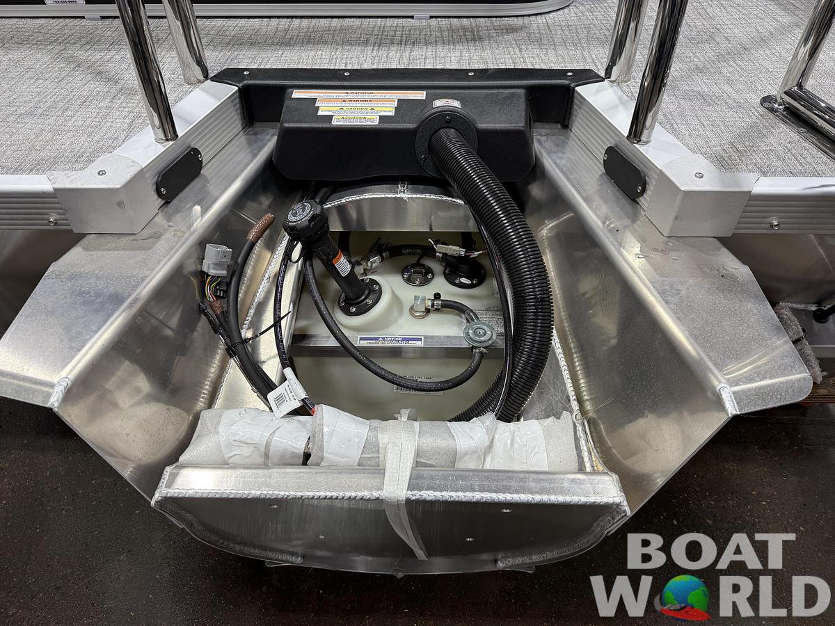 2026 Tahoe Pontoons LTZ 2385 Swingback (VRB) Windshield Tritoon