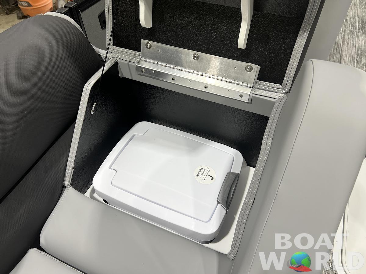 2026 Tahoe Pontoons Cascade 2385 Swingback (VRB) Tritoon