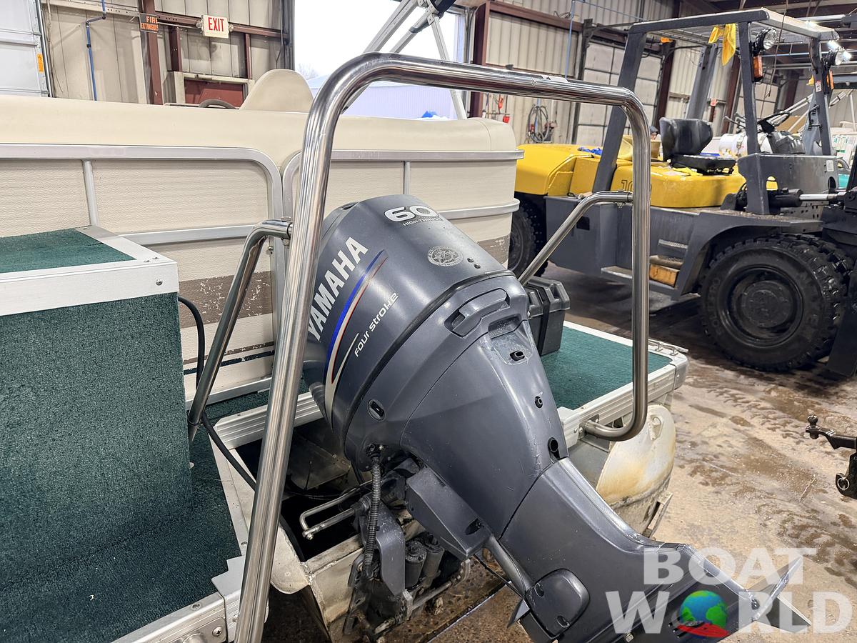 Used 2004 Premier 210 SunSation & 60HP Yamaha 4Stroke - $12,995