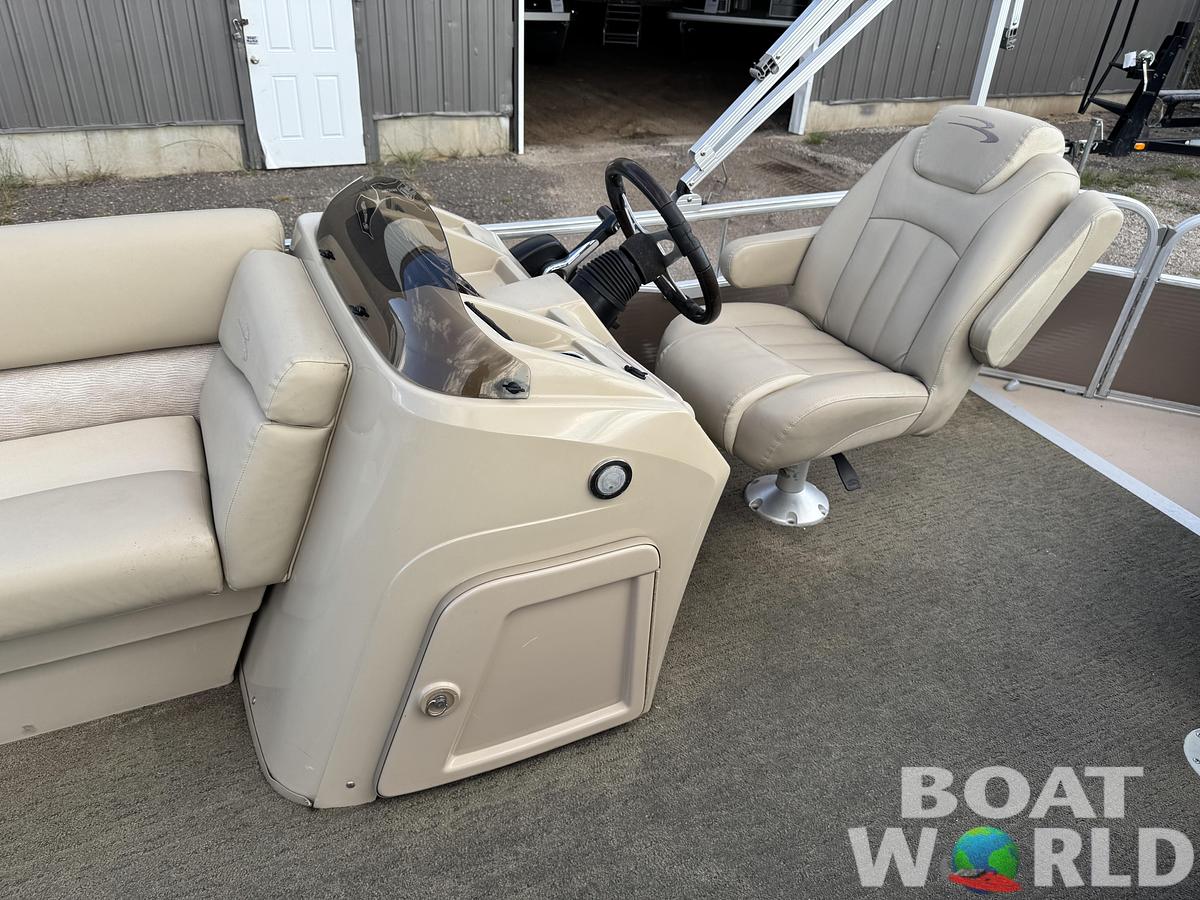 Used 2014 Bennington 22 SLX Pontoon