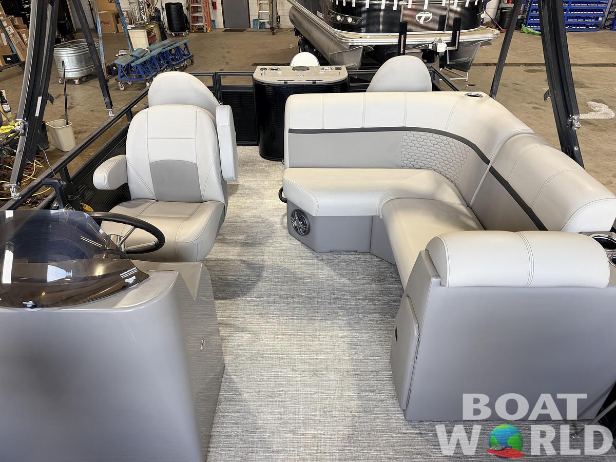 Used 2023 Apex Marine Qwest L818 Fish &60HP Honda 4Stroke -$27.995