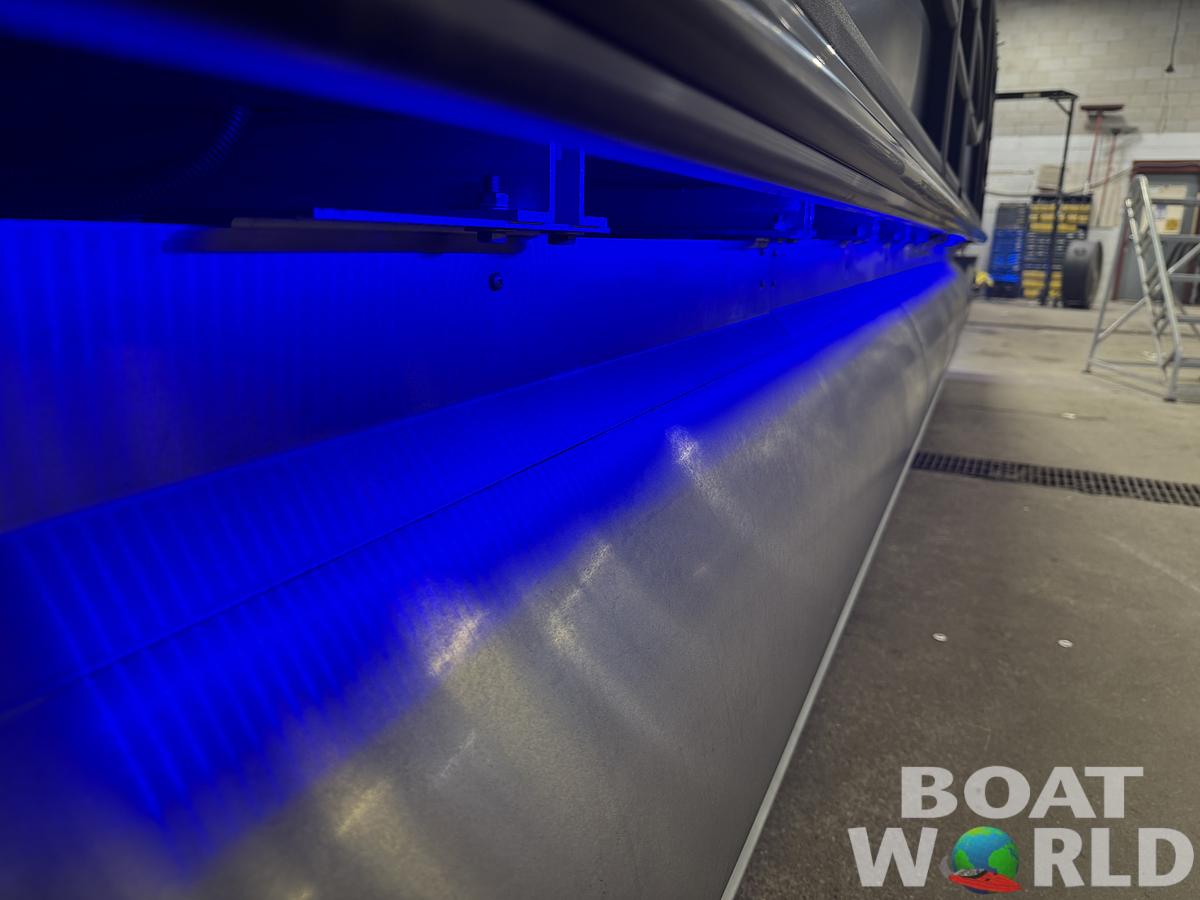 2026 Bentley Pontoons Elite 253 Admiral Quad Lounge Tritoon & 4-Stroke EFI