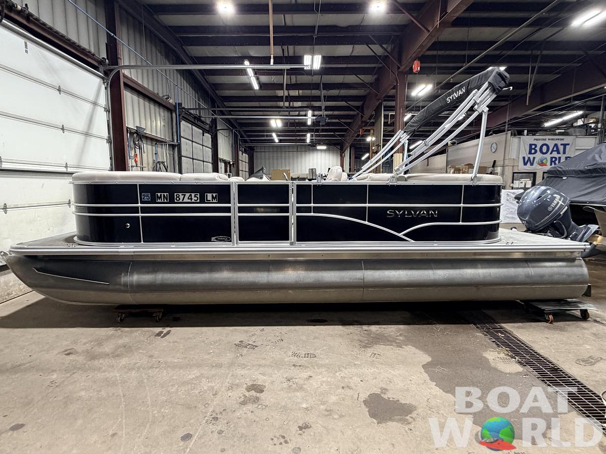 Used 2016 Sylvan Mirage 822 LZ & 50HP Yamaha 4Stroke - $21,995