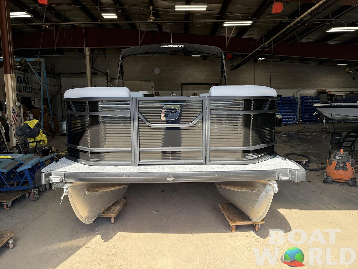 2026 Princecraft Vectra 21 RL Swingback Lounge $31995