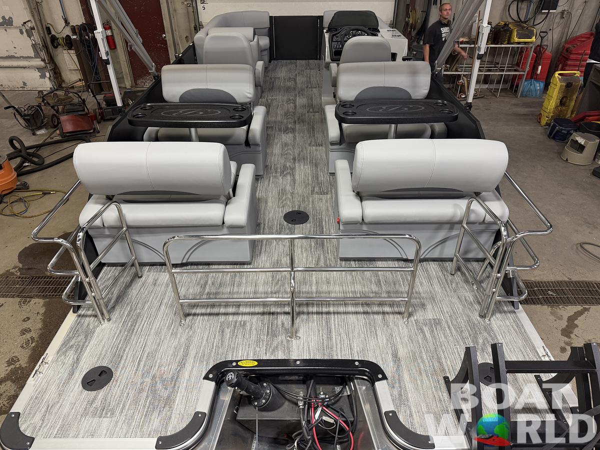 2026 Bentley Pontoons Legacy 220 QSB Swingback & 4-Stroke EFI