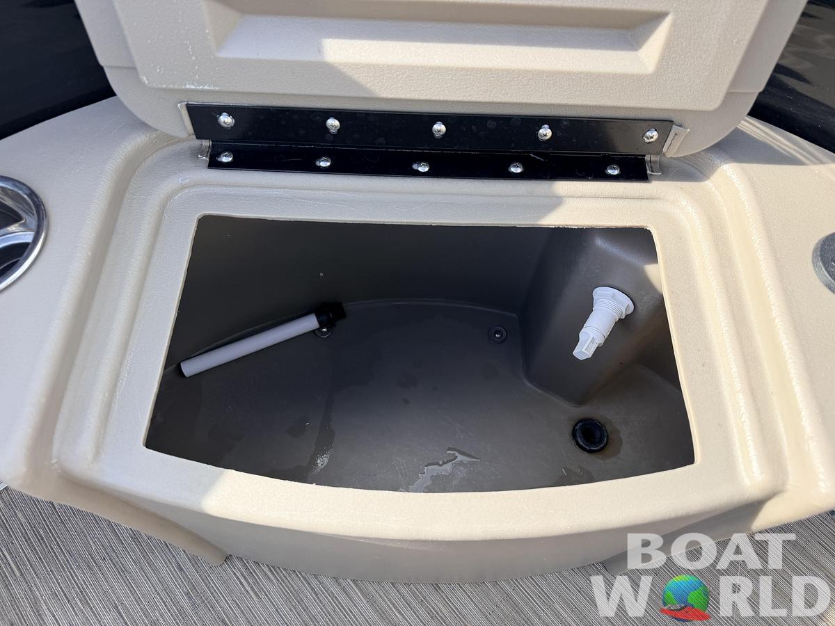 Used 2023 Bennington S20 F & 70HP Suzuki 4Stroke -$27,995