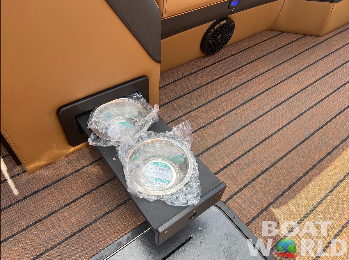 2026 Bentley Pontoons Elite 223 Swingback Tritoon