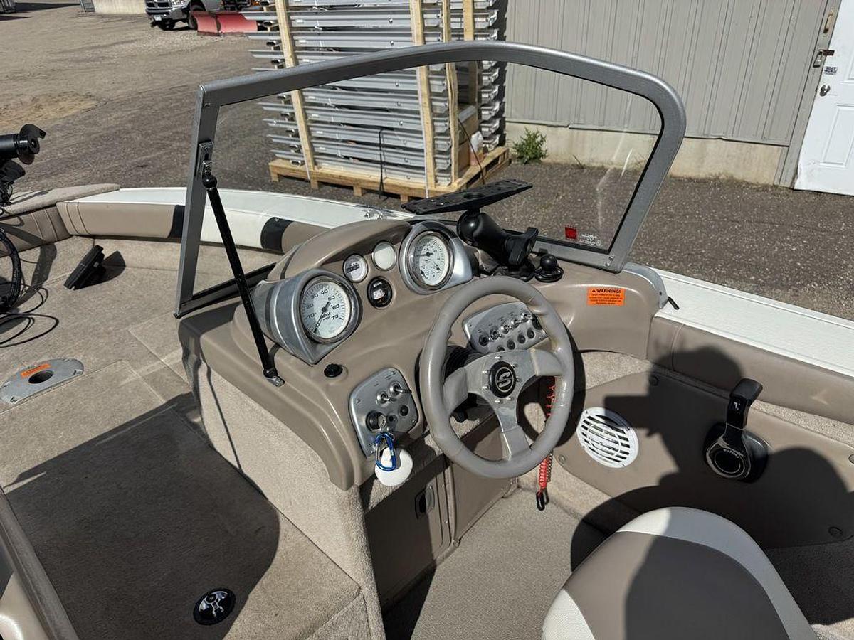 Used 2010 Smoker Craft Pro Mag 182