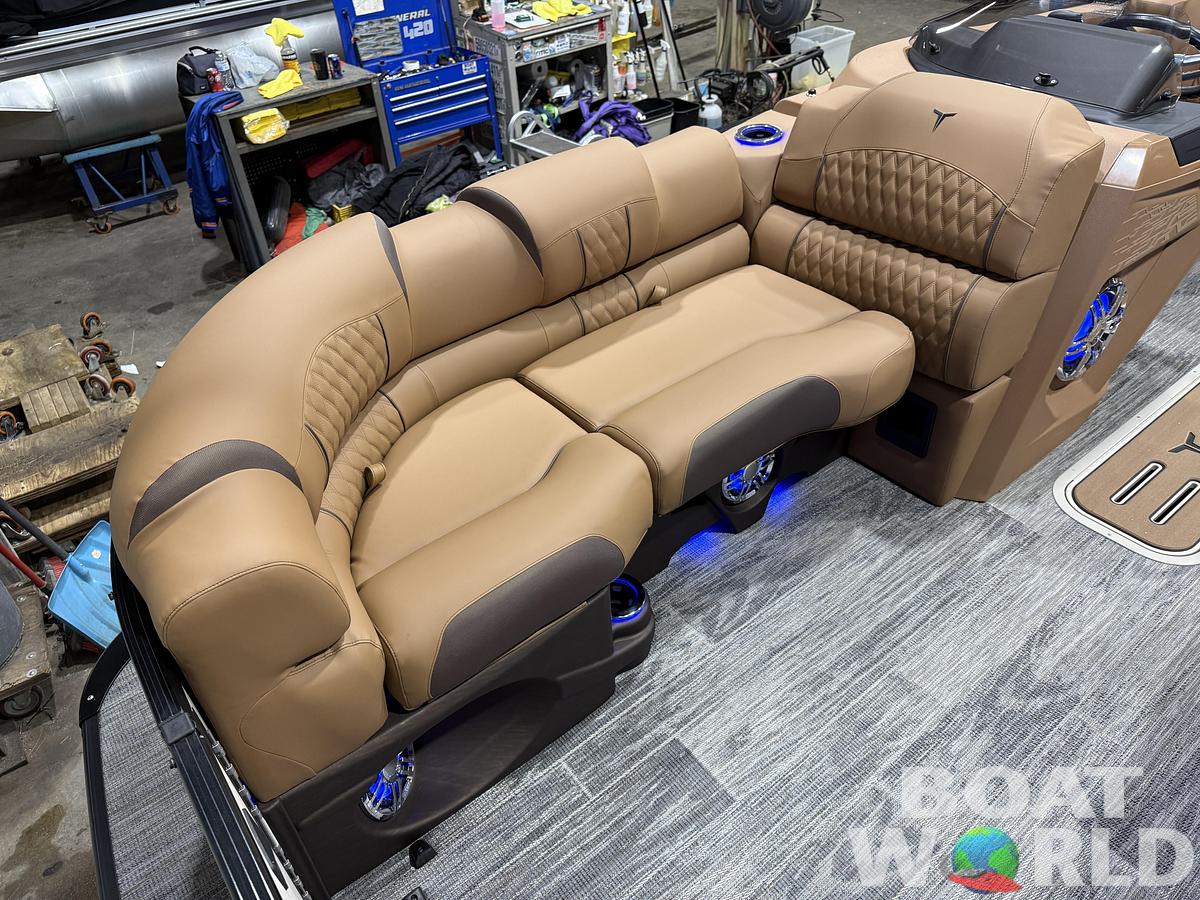 2026 Tahoe Pontoons Cascade 2385 Swingback (VRB) Tritoon 