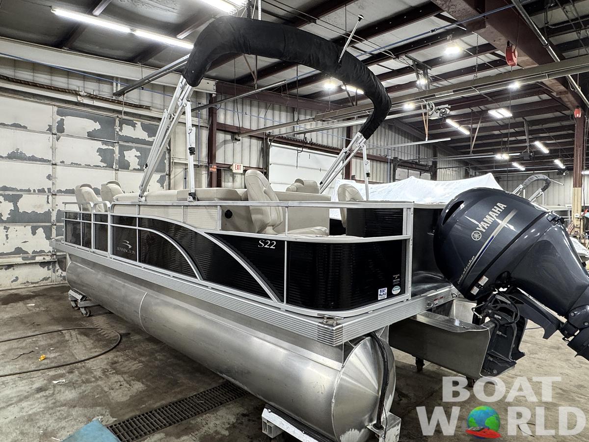 Used 2017 Bennington  22 SS Pontoon with 90HP Yamaha Fourstroke EFI