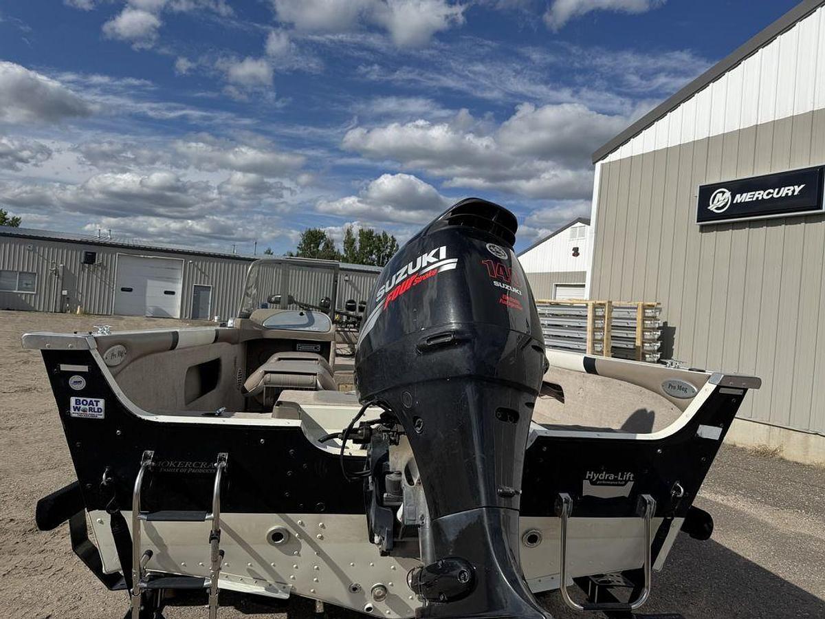 Used 2010 Smoker Craft Pro Mag 182