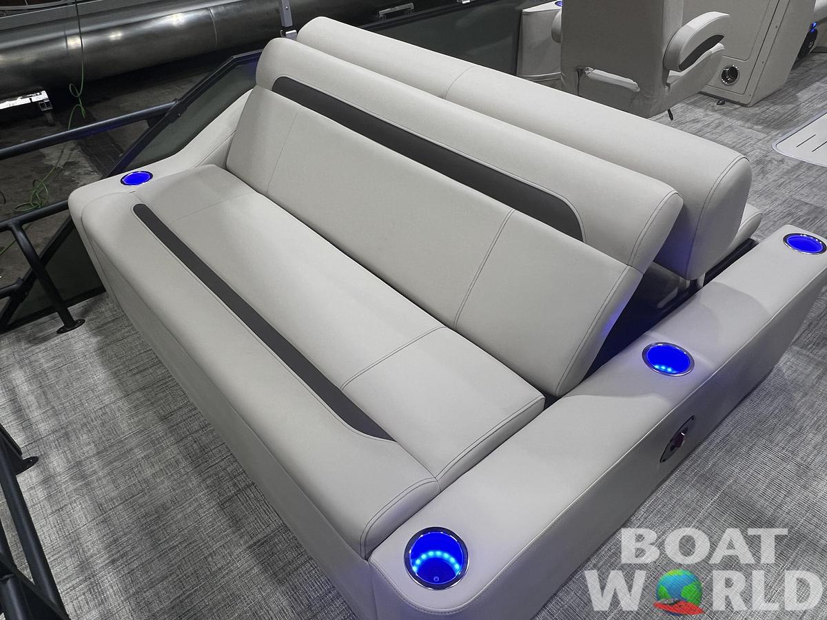 2026 Bentley Pontoons Legacy 223 Swingback Tritoon