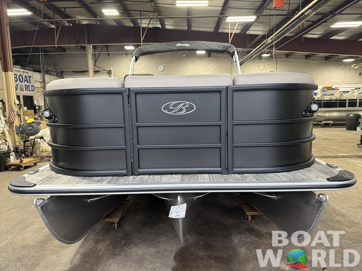 2026 Bentley Pontoons Legacy 223 Navigator Quad Lounge Tritoon