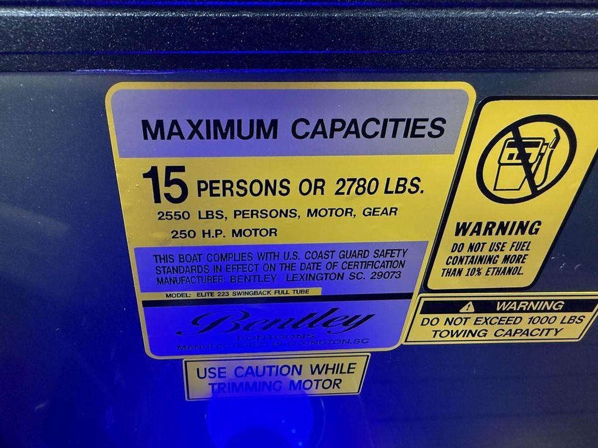 2025 Bentley Pontoons Elite 223 Swingback Tritoon & Honda 4-Stroke EFI