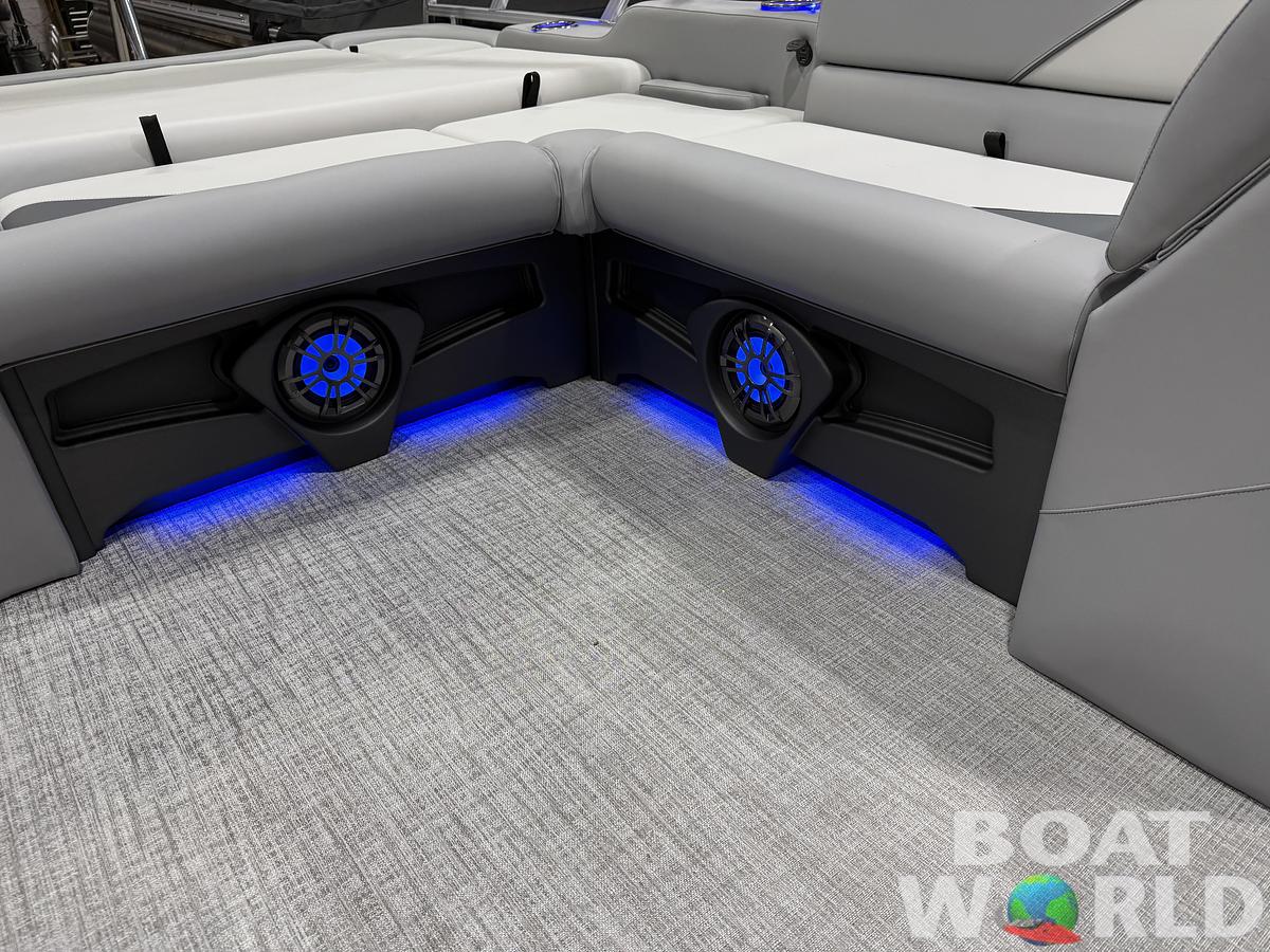 2026 Tahoe Sport 2385 Swingback (VRB) Tritoon 