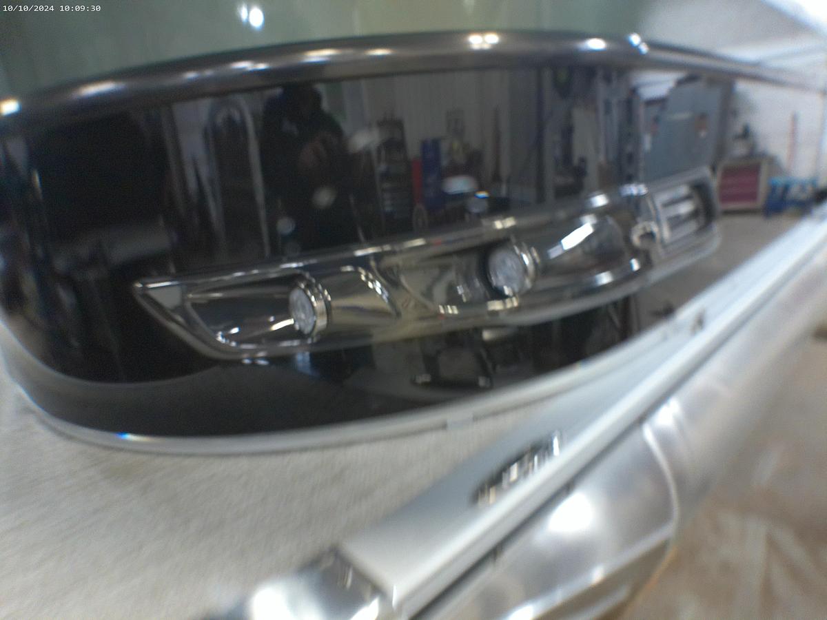 2025 Tahoe Pontoons Cascade 2385 Swingback Tritoon & 225HP 4-Stroke EFI