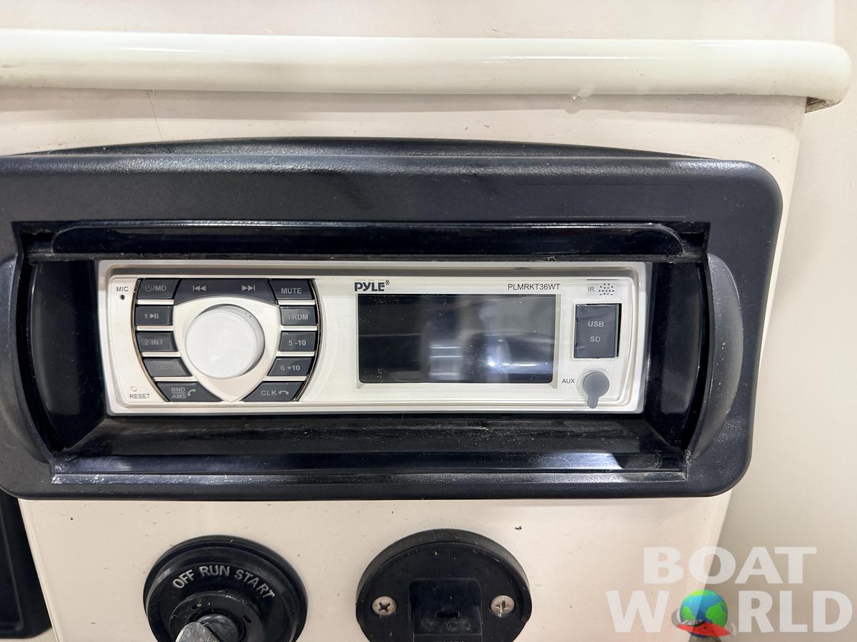 Used 2008 Princecraft Ventura 192 Deck Boat