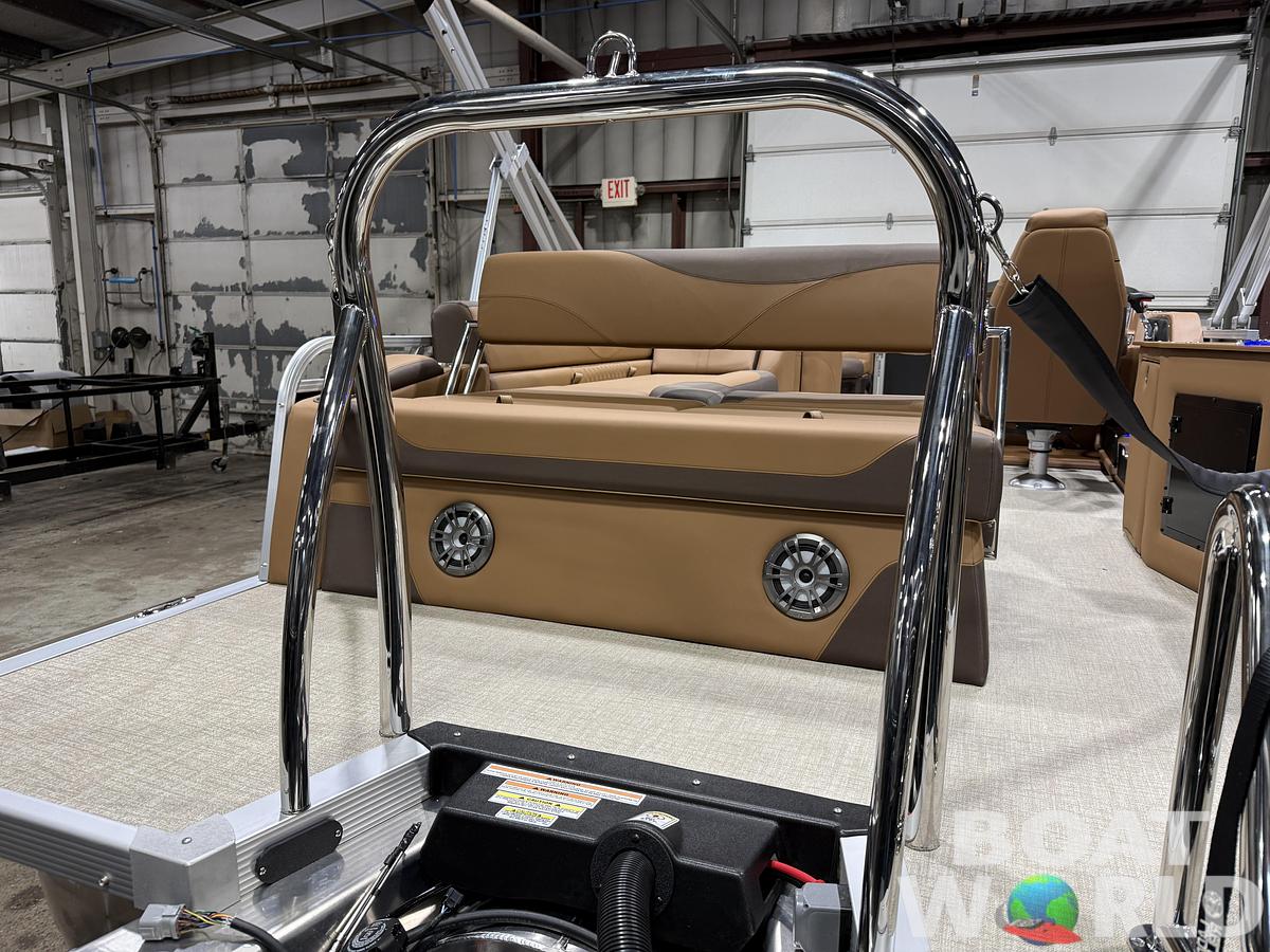 2026 Tahoe Pontoons LTZ 2385 (CRB) Cruise Rear Bench Tritoon 