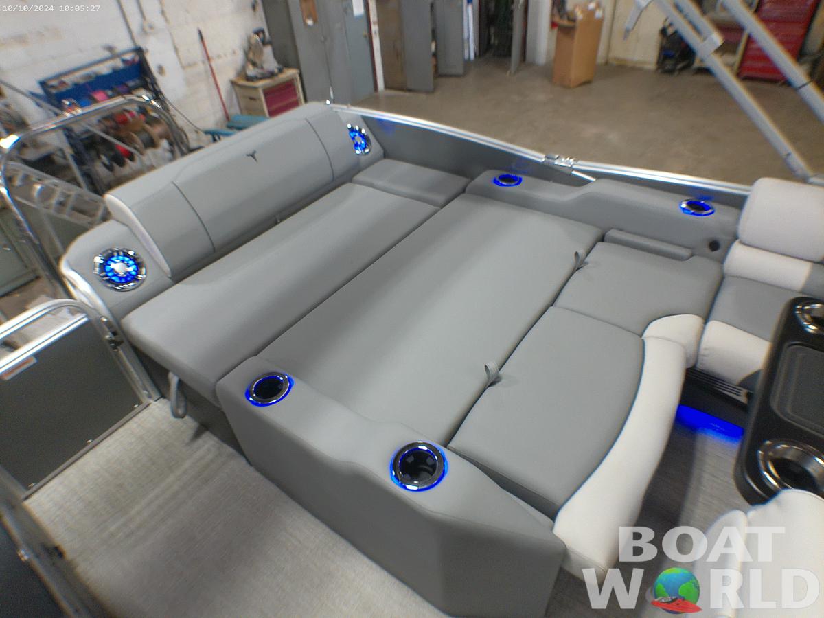 2025 Tahoe Pontoons Cascade 2385 Swingback (VRL) Tritoon & Honda 4-Stroke EFI