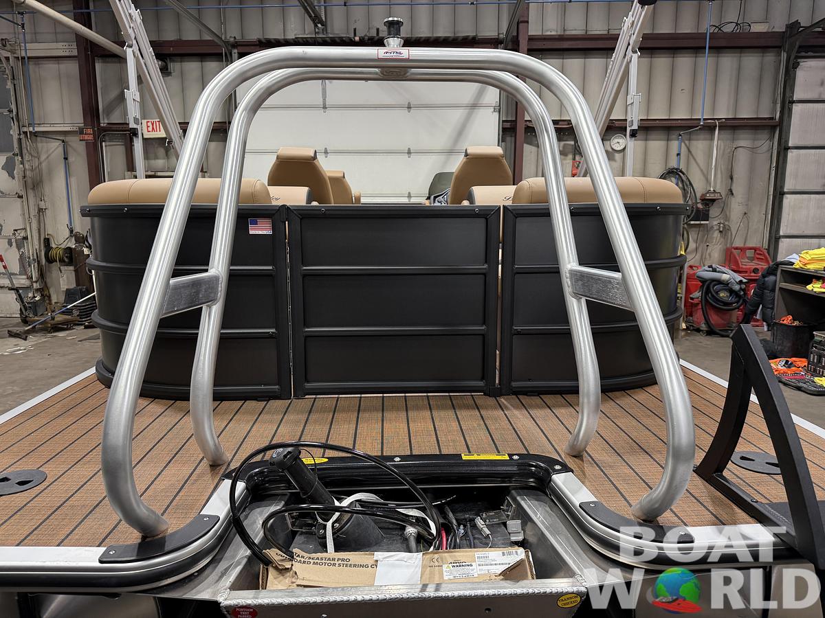 2026 Bentley Pontoons Legacy 223 Navigator DL Quad Lounge Tritoon 