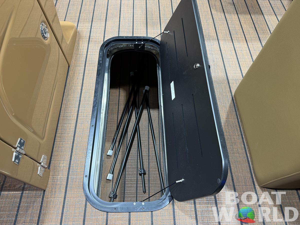 2026 Bentley Legacy 300HP Navigator Quad Lounge Tritoon $67995