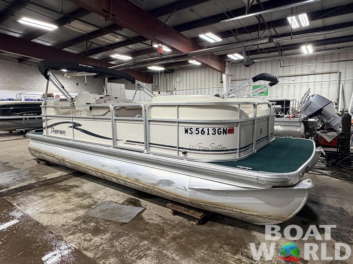 Used 2004 Premier 210 SunSation & 60HP Yamaha 4Stroke - $12,995