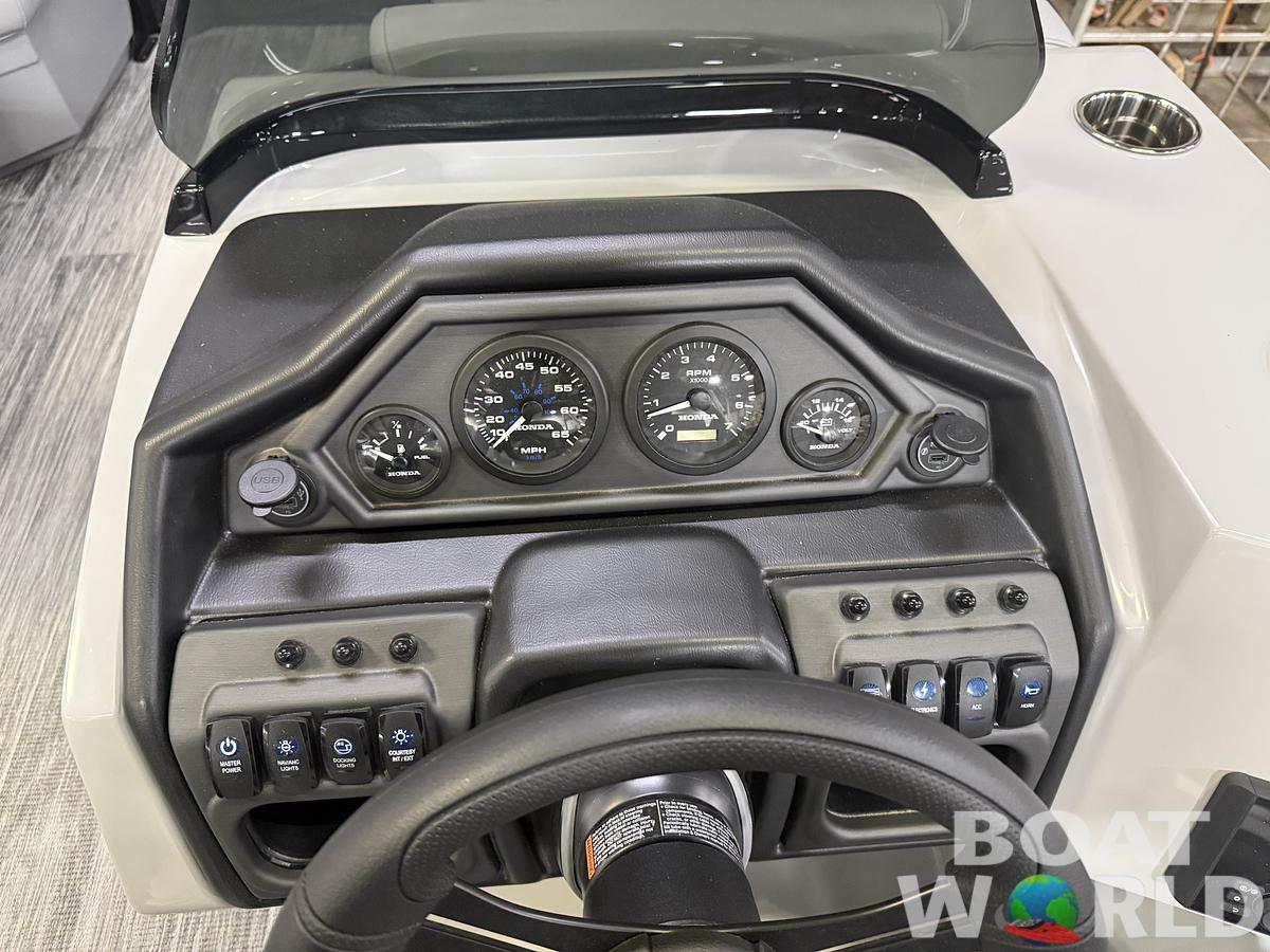 2026 Bentley Pontoons Legacy 220 QSB Swingback & 4-Stroke EFI