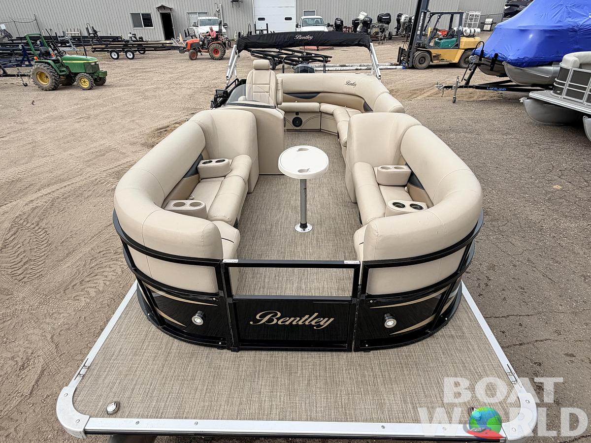 Used 2018 Bentley Encore 240 Cruise SE & 150HP Mercury 4Stroke -$29,995