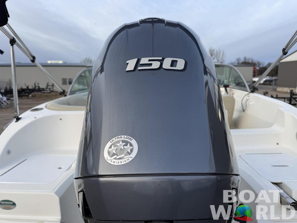 Used 2019 Hurricane SunDeck 187 with 150HP Yamaha Fourstroke EFI Outboard
