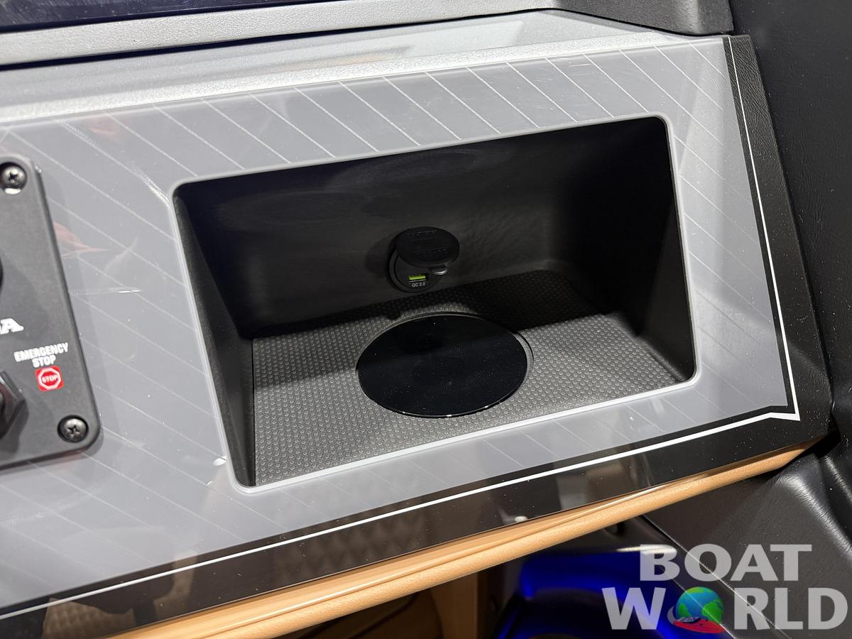 2026 Tahoe Pontoons Cascade 2385 Swingback (VRB) Tritoon 