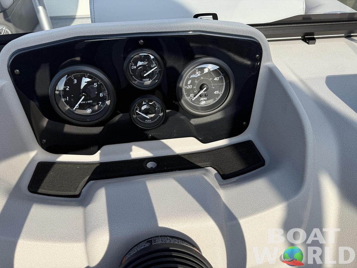 2026 Princecraft Vectra 21 Cruise Lounge Pontoon & Mercury 4-Stroke EFI