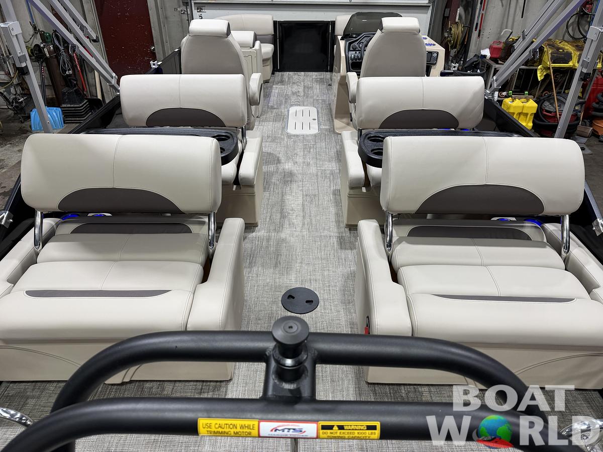 2026 Bentley Pontoons Legacy 223 QSB Swingback Tritoon 