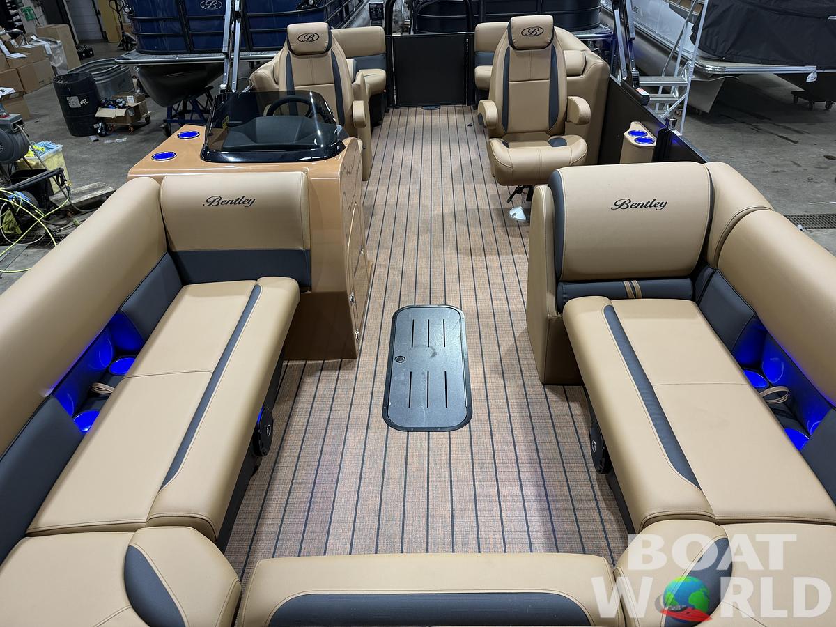 2026 Bentley 300HP Legacy 243 Navigator Tritoon $68995