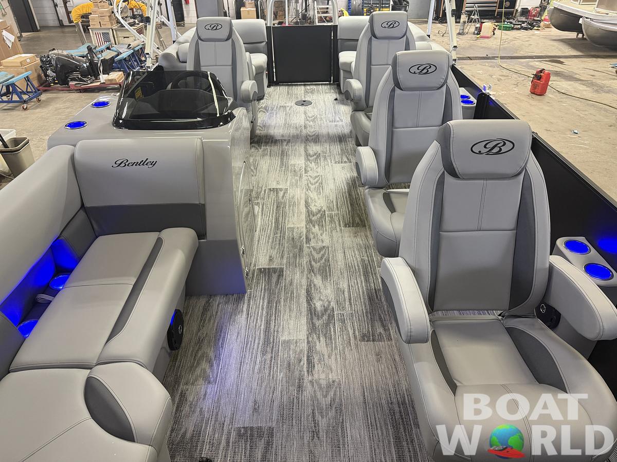 2026 Bentley Pontoons Legacy 220 Navigator DL Quad Lounge