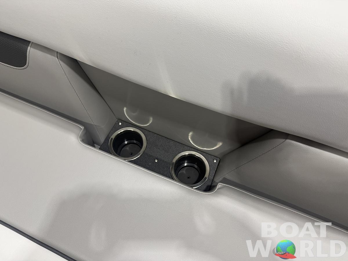 2026 Princecraft Vectra 23 RL Swingback Lounge Pontoon