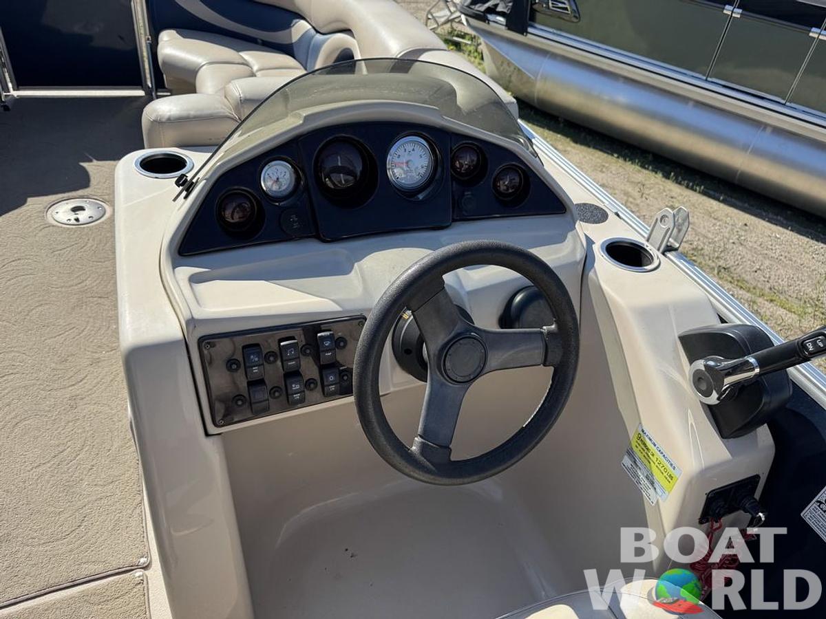 Used 2016 Sylvan 820 Cruise Pontoon