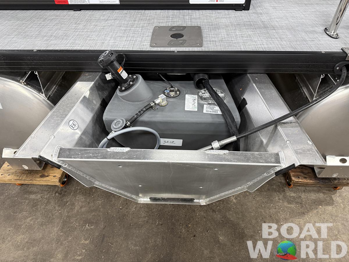 2026 Princecraft Vectra 23 RL Dinette Swingback Pontoon