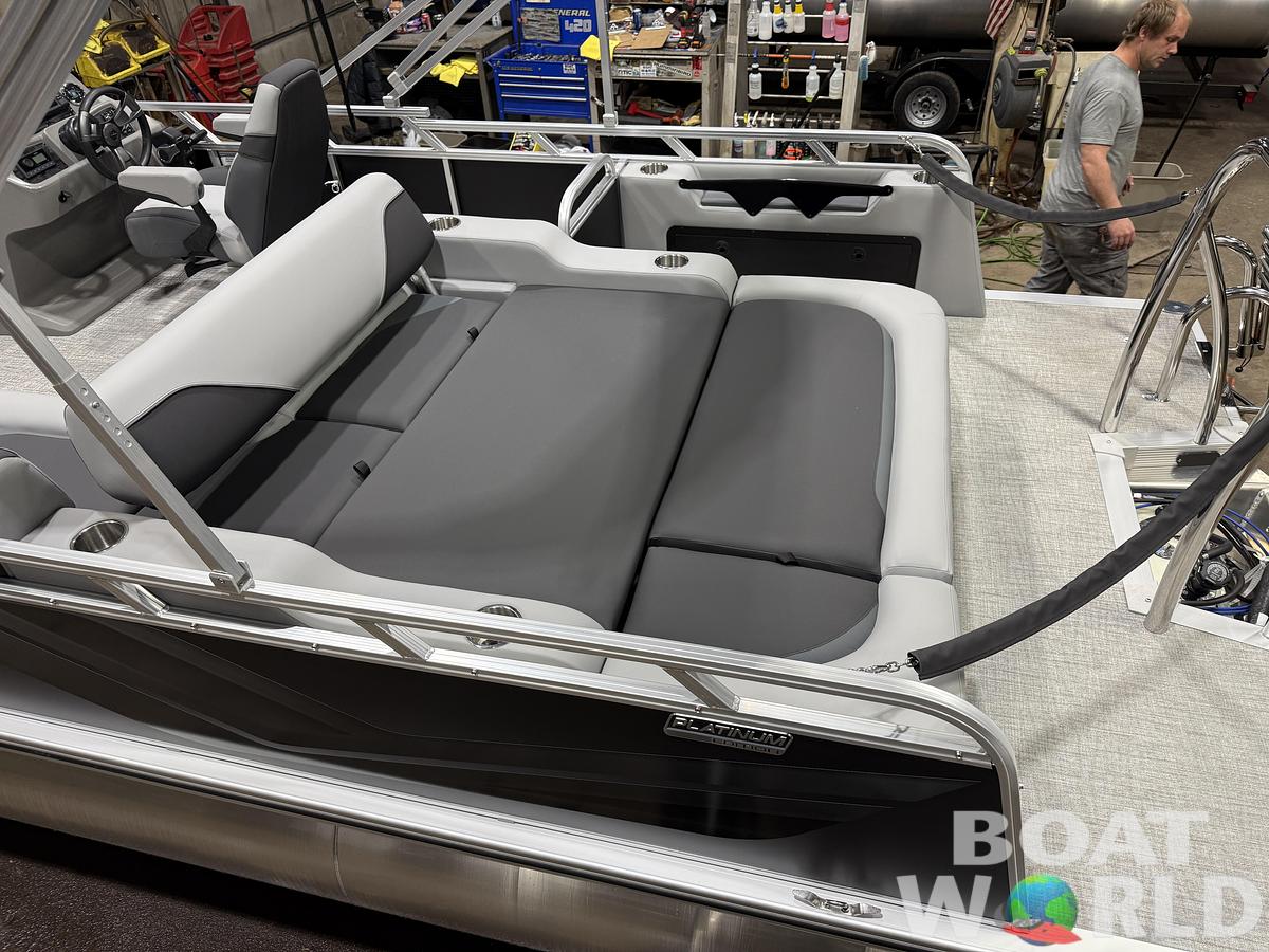 2026 Tahoe Sport VRB 2385 Swingback & 4-Stroke $34995