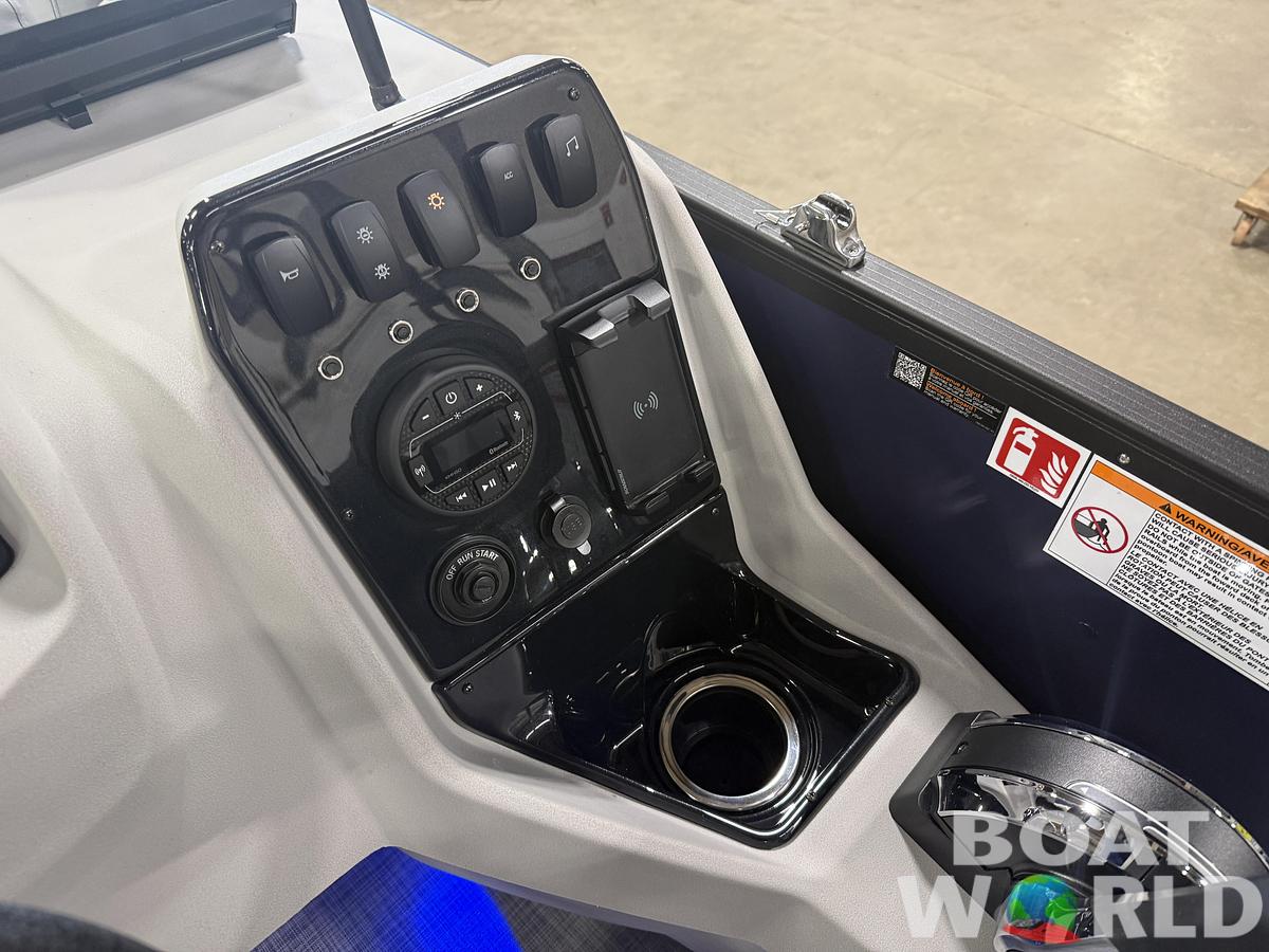 2027 Princecraft Vectra 21 RL Swingback Dinette $34995